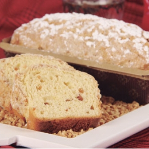 Pão de Amendoim com Cravo e Fubá