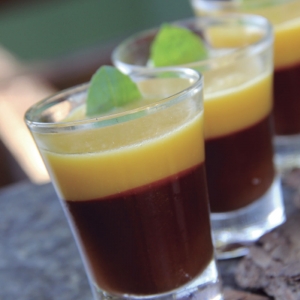 Verrine de Chocolate com Creme de Laranja e Manjericão