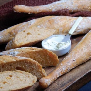 Baguete Rústica de Tomate Seco e Alecrim