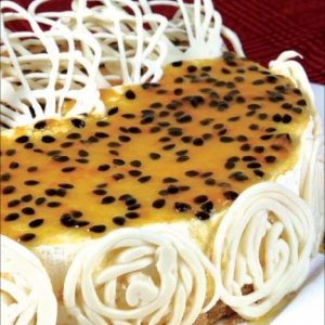 Torta Mousse de Chocolate Branco com Maracujá