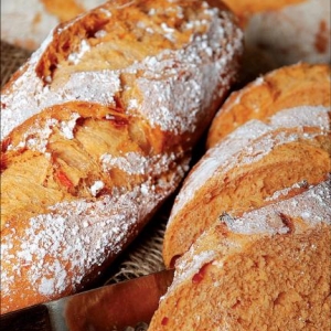 Pão de Tomate Seco e Pimentão