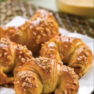 Croissant de Fubá com Creme de Amendoim