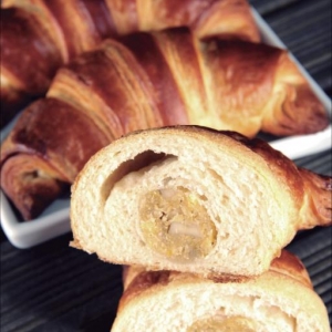 Croissant de Banana e Castanha do Pará