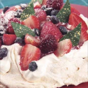 Pavlova com Creme de Queijo e Morangos