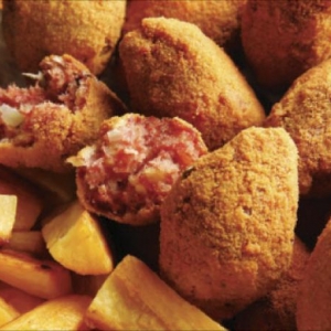 Bolinho de Aipim e Carne Seca