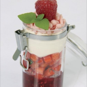 Verrine de Frutas Vermelhas, Chocolate Branco e Laranja