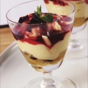 Verrine de Panetone com Calda de Amarena