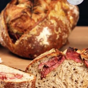 Pão de Campagne au Levain com Calabresa