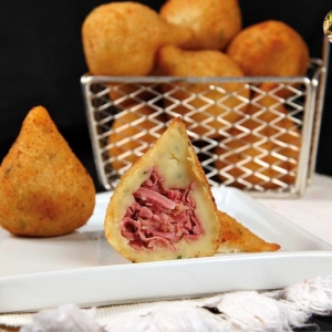 Coxinha de Mortadela