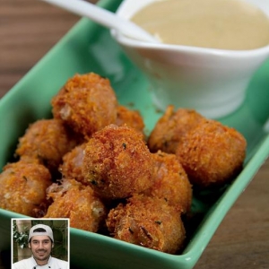 Bolinho de Costelinha Suína e Aipim