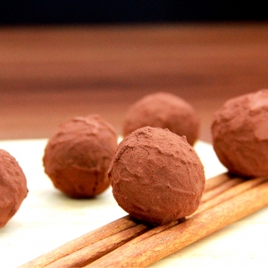 Trufas empoeiradas de marula e canela