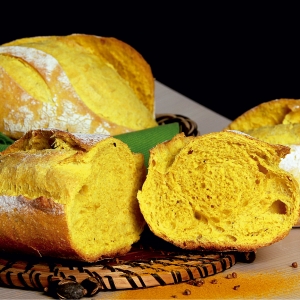 Pão de Açafrão com Pacová