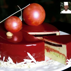 Entremet de Pistache com Frutas do Bosque