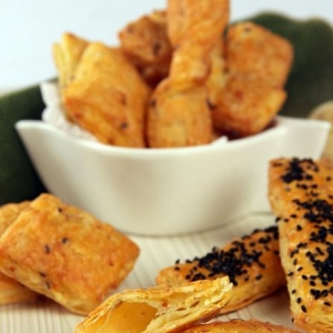 Pão de Queijo Folhado Tradicional e Multigrão