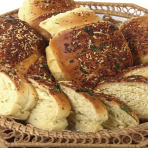 Pão de Mandioca com Fubá e Queijo