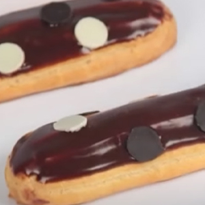 Eclair de Café com Leite