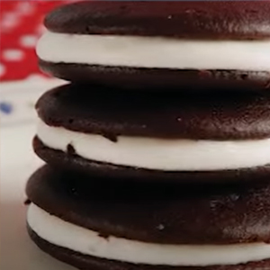 Whoopie de Chocolate com Recheio de Creme de Marshmallow