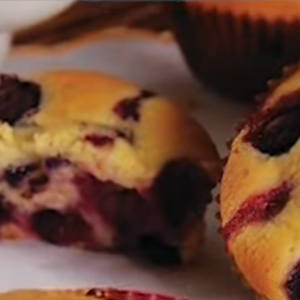 Muffins de Chocolate Branco com Mirtilo