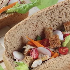 Pão de Forma Completo com Salada